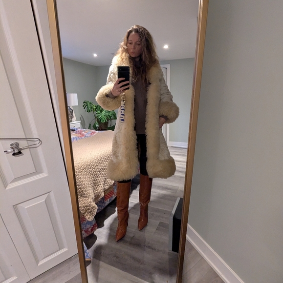 Stunning sheepskin and faux fur 70s Coat - Picture 2 of 7